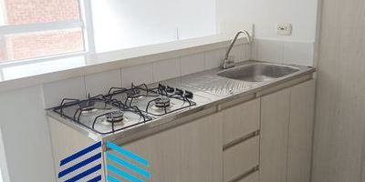 SE ARRIENDA  APARTAMENTO  
Área 32.60mt, 2 alcobas, 2 closet, 1 baño, cocina integral, con red de gas,  zona de ropa, piso en cerámica, cuarto útil, parqueadero de moto ,calentador de agua, en edificio portería 24 horas.