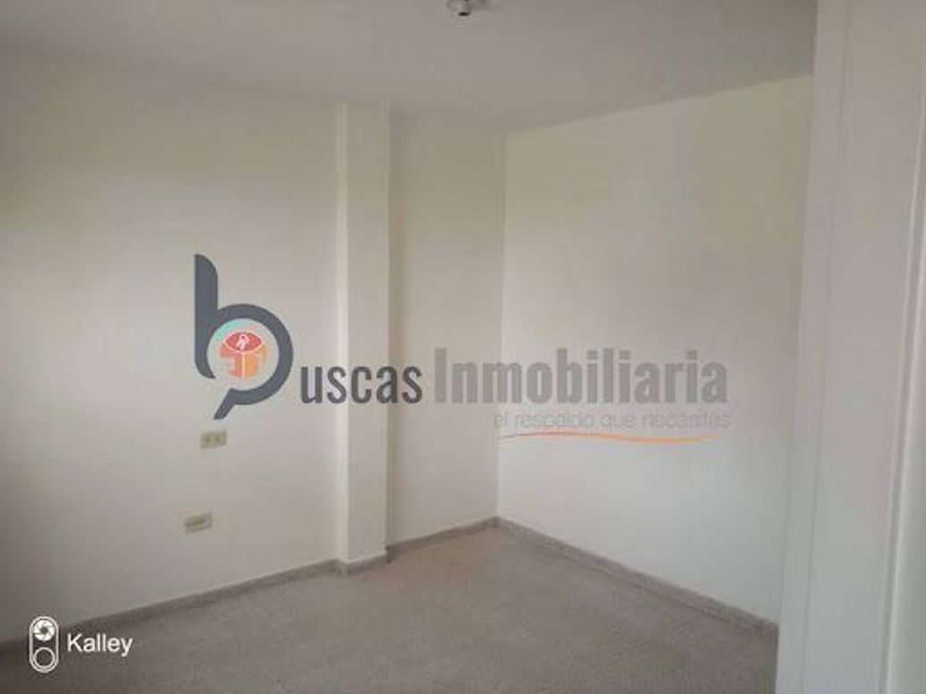 Casa de 6 alcobas en arriendo en Fontibón Centro, Bogotá, 216 m² · foto 4 de 10