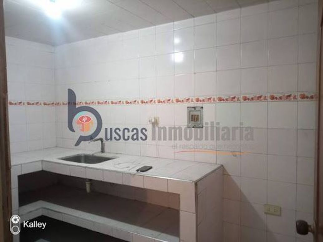 Casa de 6 alcobas en arriendo en Fontibón Centro, Bogotá, 216 m² · foto 5 de 10