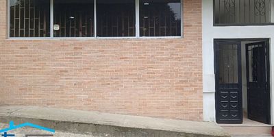 ¡Agenda una cita! Tenemos espacios de lunes a viernes (9:00 AM-11:30AM / 14:00-17:30) y sábados (9:00AM-12:30)
Local ubicado en el sector de La Ferrería, en La Estrella, cerca a la unidad Sueños de Tampa. Grande, iluminado y con muy buenos acabados. Ideal para todo tipo de oficina, salón de belleza, bodega...Ubicado sobre vía principal y cercano a todas las rutas de transporte. 
¿Tienes alguna inquietud? Comunícate al 314 278 3821.