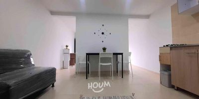 [ARR] ID HOUM: 147240

Entérate de todos los beneficios al arrendar con nosotros:
    • Asistencia e intermediación con el propietario
    • Firma tu contrato online
    • Arrienda sin burocracia, sin papeleos ni notarías

Departamento en arriendo, ubicado en el barrio Ciudad Jardín Norte, con una superficie construida de 40.00 m² y superficie total de 40.00  m². 

Sus principales características son:

    • Amoblado
    • 1 dormitorio
    • 1 baño
    • Admite mascotas
    • Año de construcción: 2024
            
Además, el inmueble cuenta con las siguientes amenidades:

    • Vigilancia 24 hrs

Si arriendas con nosotros, te brindamos asesoría personalizada durante todo el proceso.

Requisitos para arrendar con nosotros:

    • Arrienda sin codeudor*, fácil, rápido y seguro
    • Demuestra un ingreso mensual neto de al menos 2.5 veces el valor del arriendo (los ingresos mensuales se pueden complementar por las personas que vivirán en este inmueble)
    • Completa tu información básica y mándanos tus extractos bancarios o documentos que demuestren tus ingresos
    • No debes tener reportes negativos en centrales de crédito
        

IMPORTANTE:

    • Te invitamos a agendar una visita a esta propiedad
    • Si tienes alguna duda por favor puedes solicitar más información desde los portales como también contactarte directamente con nosotros
    
Más que una inmobiliaria, somos Houm.
*Aplican T&C