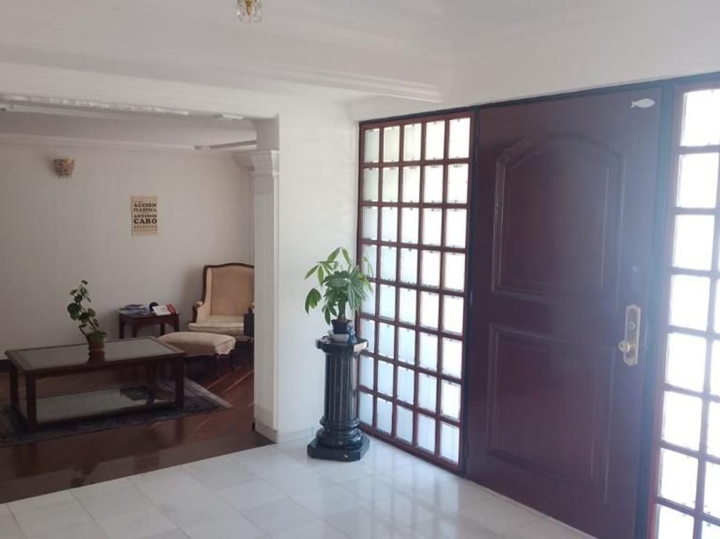Casa de 3 alcobas en venta en Santa Barbara Alta, Bogotá, 442 m² · foto 3 de 20