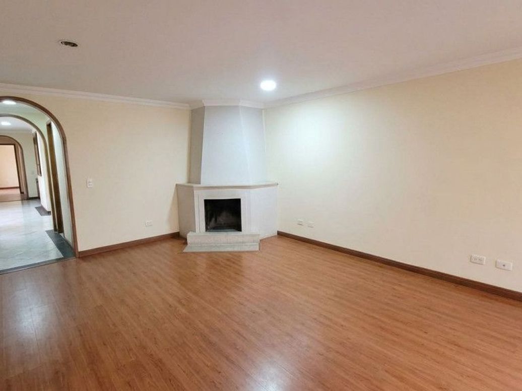 Apartamento de 3 alcobas en venta en San Patricio, Bogotá, 165 m² · foto 3 de 11