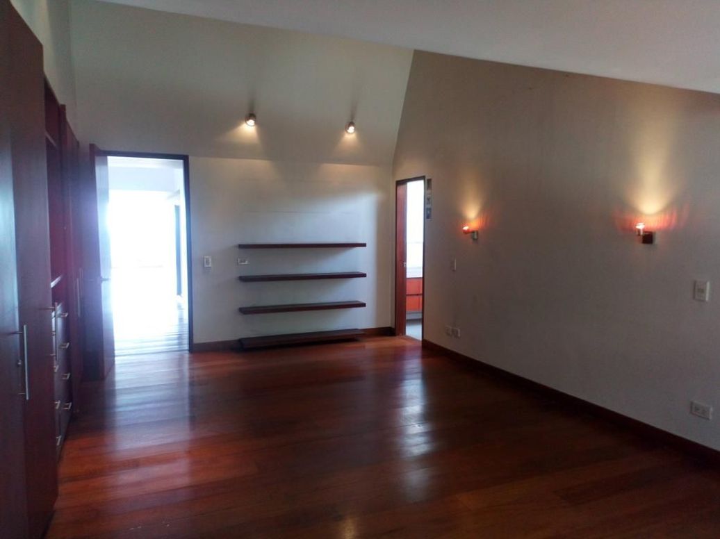 Apartamento de 4 alcobas en venta en El Refugio, Bogotá, 460 m² · foto 17 de 20