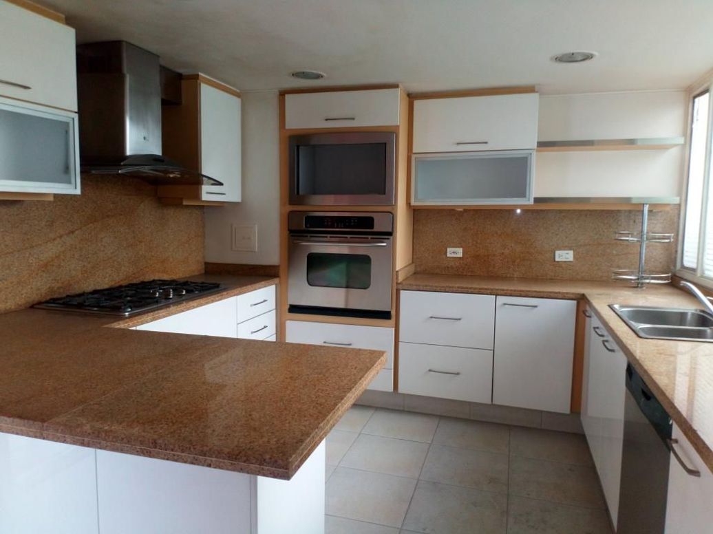 Apartamento de 4 alcobas en venta en El Refugio, Bogotá, 460 m² · foto 11 de 20