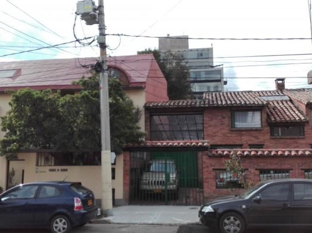 Casa de 4 alcobas en venta en Santa Ana Occidental, Bogotá, 325 m² · foto 3 de 20