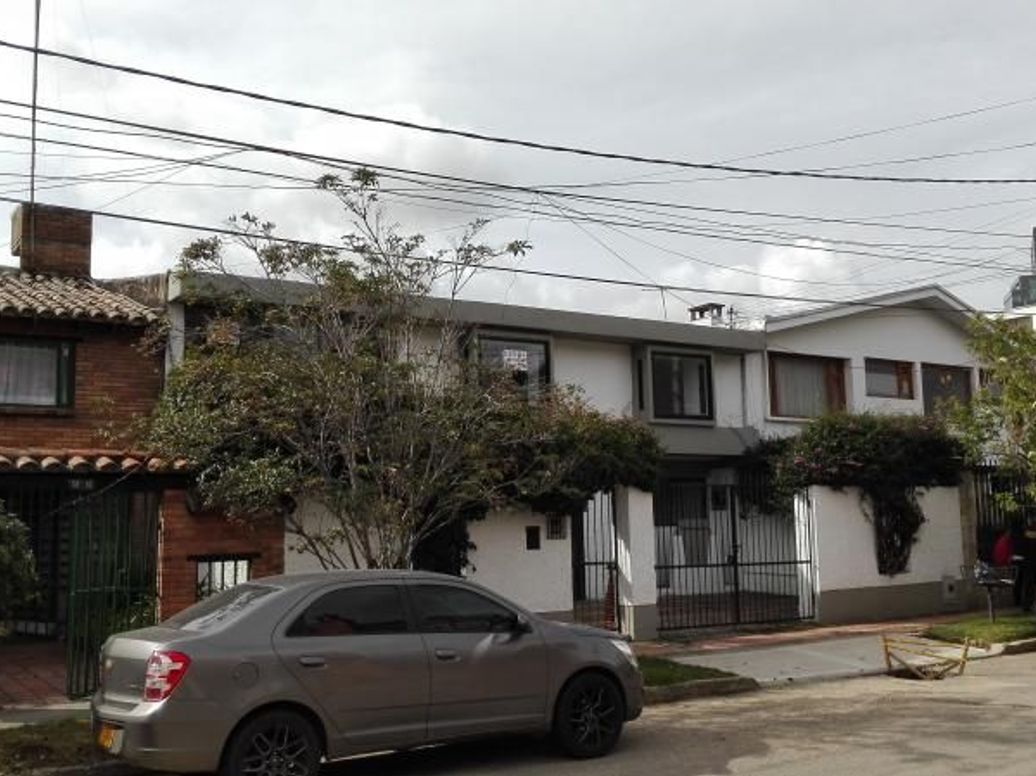 Casa de 4 alcobas en venta en Santa Ana Occidental, Bogotá, 325 m² · foto 8 de 20
