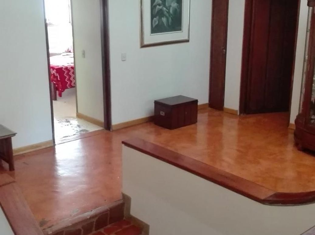 Casa de 5 alcobas en venta en Santa Barbara Central, Bogotá, 515 m² · foto 6 de 20