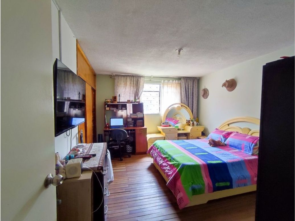 Casa de 6 alcobas en venta en Santa Rita, Bogotá, 260 m² · foto 9 de 20