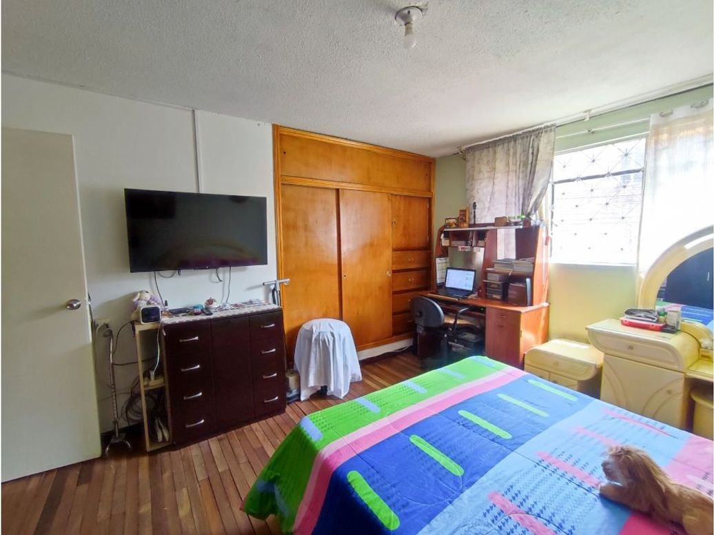 Casa de 6 alcobas en venta en Santa Rita, Bogotá, 260 m² · foto 10 de 20