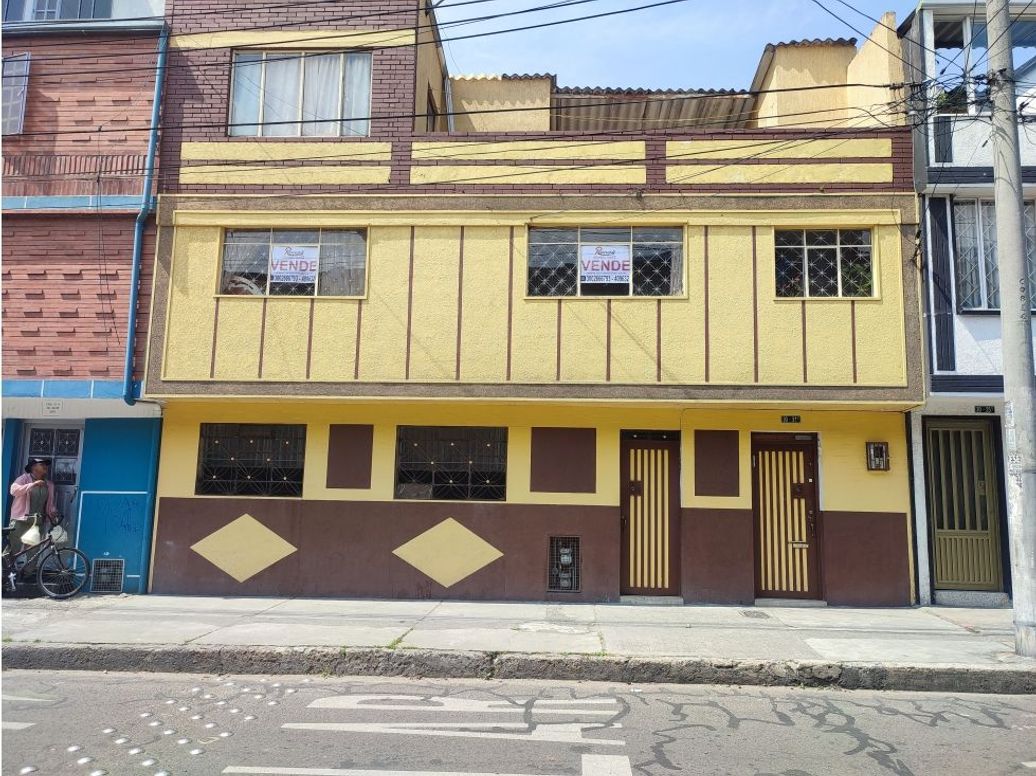 Casa de 6 alcobas en venta en Santa Rita, Bogotá, 260 m² · foto 2 de 20