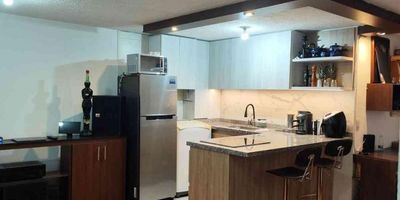 [VEN] ID HOUM: 146858

En Houm te ayudamos de forma fácil y segura. Los beneficios de comprar con nosotros:
    • Te ayudamos a conseguir financiamiento a través de una asesoría personalizada
    • Mediación y seguimiento de todo el proceso
    • Ponemos a tu disposición profesionales en notariado, registro y asesoría jurídica
¡Solo te preocupas de las firmas!

Departamento en venta, ubicado en el barrio Marly, con una superficie construida de 38.00 m² y superficie total de 42.00 m². La propiedad está preparada para acoger a 1 persona.

Sus principales características son:

    • estudio
    • 1 dormitorio
    • 1 baño
    • Admite mascotas
    • Año de construcción: 1990
            
Además, el inmueble cuenta con las siguientes amenidades:

    • Vigilancia 24 hrs

Si compras con nosotros, te brindamos asesoría personalizada durante todo el proceso.
Más que una inmobiliaria, somos Houm.
*Aplican T&C