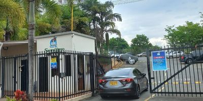 Hermoso Apartamento en Venta en un Unidad Cerrada con una vista espectacular que podemos disfrutar desde su balcón, con acabados modernos. Consta de dos habitaciones, la principal con baño, closet, y un pequeño balcón, sala comedor,  un espacio para sala de tv o estudio. Cocina integral, baño social, zona de oficios. la unidad cuenta con salón social, piscina de adultos y niños y vigilancia 24 horas, un sitio tranquilo y seguro para vivir.
Fácil Negociación.