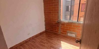 [VEN] ID HOUM: 107627

En Houm te ayudamos de forma fácil y segura. Los beneficios de comprar con nosotros:
    • Te ayudamos a conseguir financiamiento a través de una asesoría personalizada
    • Mediación y seguimiento de todo el proceso
    • Ponemos a tu disposición profesionales en notariado, registro y asesoría jurídica
¡Solo te preocupas de las firmas!

Departamento en venta, ubicado en el barrio Ciudad Verde, con una superficie construida de 52.00 m² y superficie total de 52.00 m². 

Sus principales características son:

    • 2 dormitorios
    • 1 baño
    • Admite mascotas
    • Piso 4
    • Año de construcción: 2015
            
Además, el inmueble cuenta con las siguientes amenidades:

    • Salón de eventos
    • Vigilancia 24 hrs

Si compras con nosotros, te brindamos asesoría personalizada durante todo el proceso.
Más que una inmobiliaria, somos Houm.
*Aplican T&C