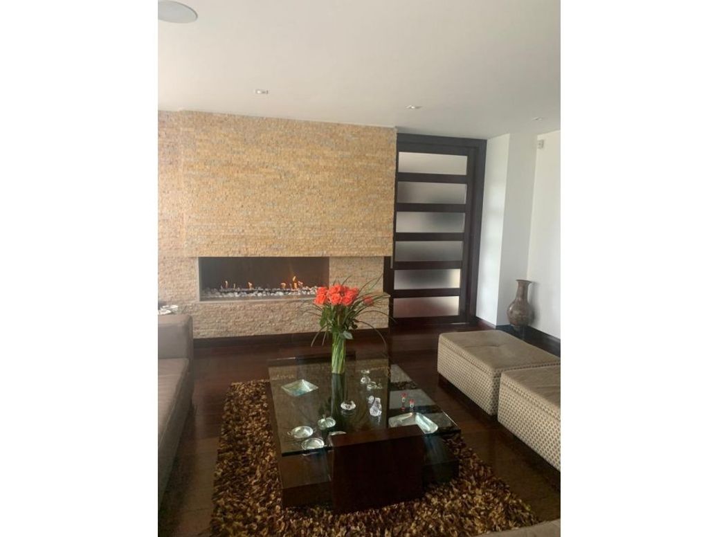 Apartamento de 3 alcobas en venta en Montearroyo, Bogotá, 232 m² · foto 2 de 10