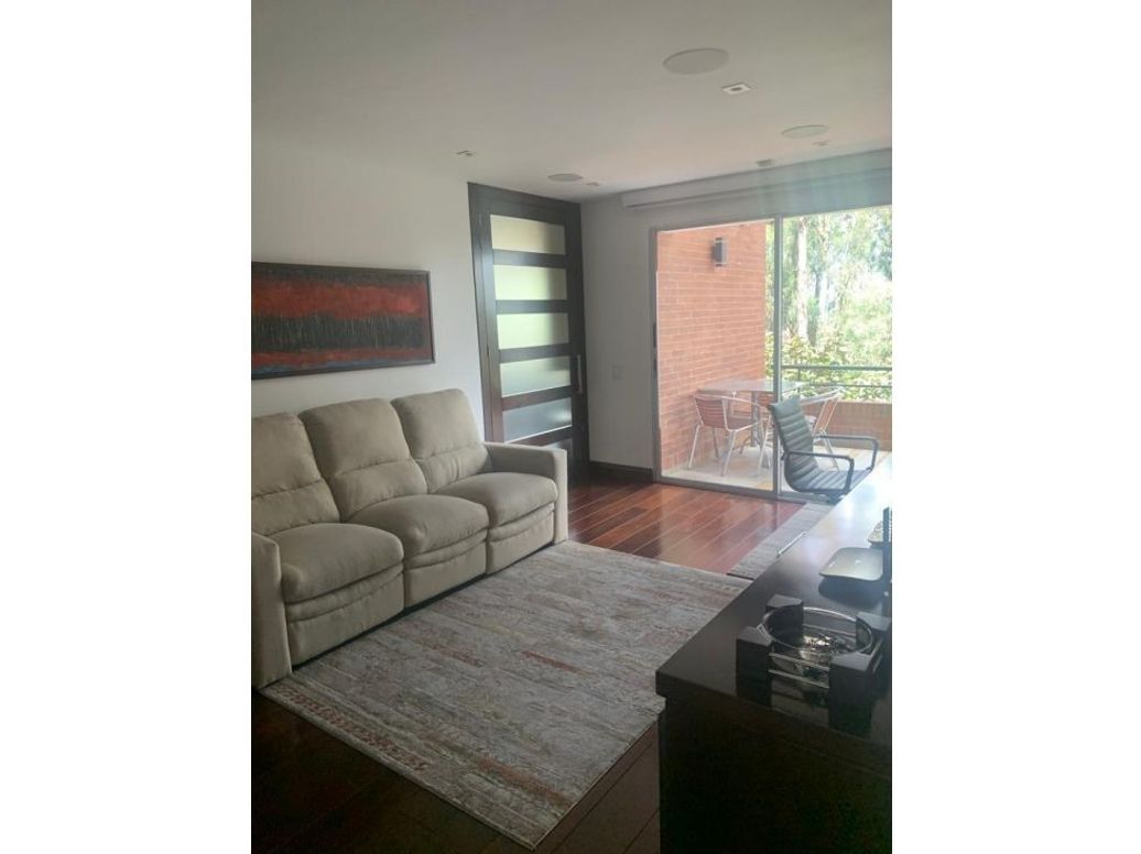 Apartamento de 3 alcobas en venta en Montearroyo, Bogotá, 232 m² · foto 3 de 10