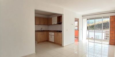 Apartamento en Venta en unidad cerrada ubicada en Dosquebradas de fácil acceso. Cuenta con salacomedor, tres habitaciones y un baño, cocina integral mesón en granito, estufa y calentador a gas, pisos en ceramica, zona de ropas. La unidad cuenta con piscina, salón comunal,  parques infantiles y un parqueadero cubierto. Vigilancia y portería las 24 Horas. Inmuebles sujetos a verificación de disponibilidad.