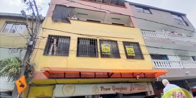 Código 6553. 2° PISO EN EDIFICACION DE 3 PISOS. Acceso al inmueble: Directo a la vía y escalas. NO DISCOTECAS, NO MUCHO RUIDO Y CONTRATO A UN AÑO