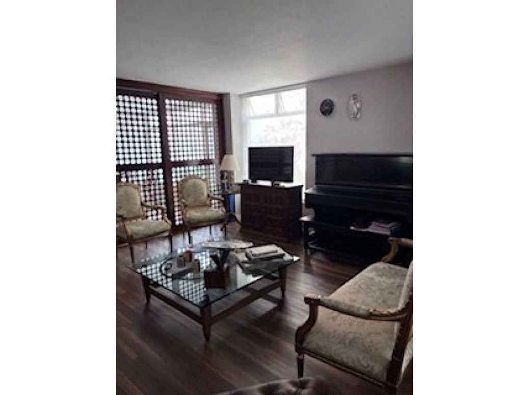 Casa de 3 alcobas en venta en El Nogal, Bogotá, 457 m² · foto 4 de 12