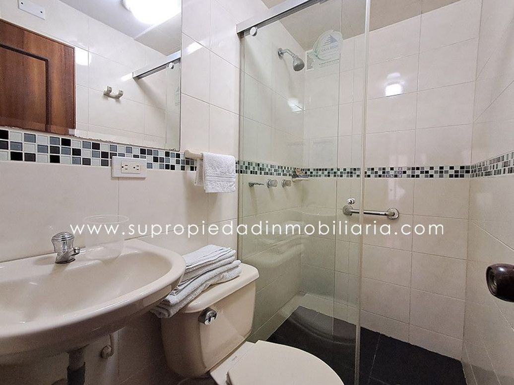 Casa de 10 alcobas en venta en Santa Barbara Central, Bogotá, 1198 m² · foto 18 de 20