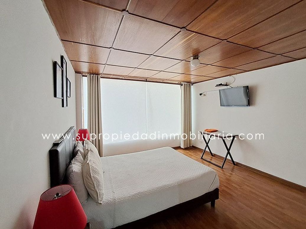 Casa de 10 alcobas en venta en Santa Barbara Central, Bogotá, 1198 m² · foto 19 de 20