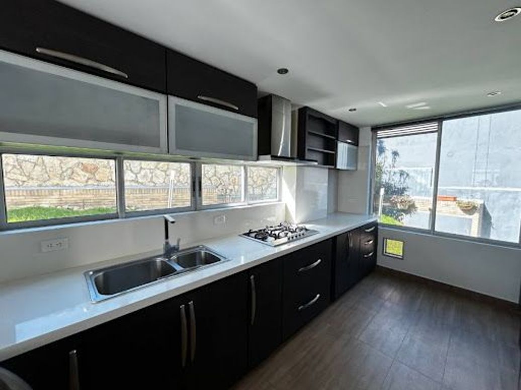 Casa de 4 alcobas en venta en Sotileza, Bogotá, 250 m² · foto 5 de 18