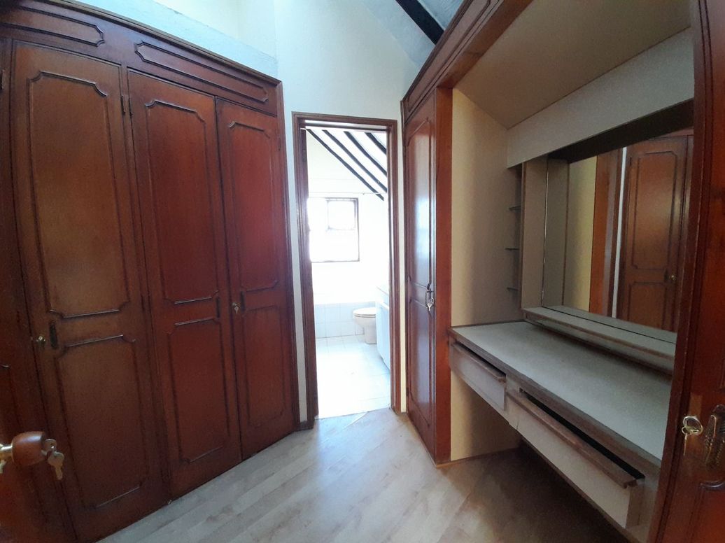 Casa de 4 alcobas en venta en Santa Ana Occidental, Bogotá, 191 m² · foto 11 de 20