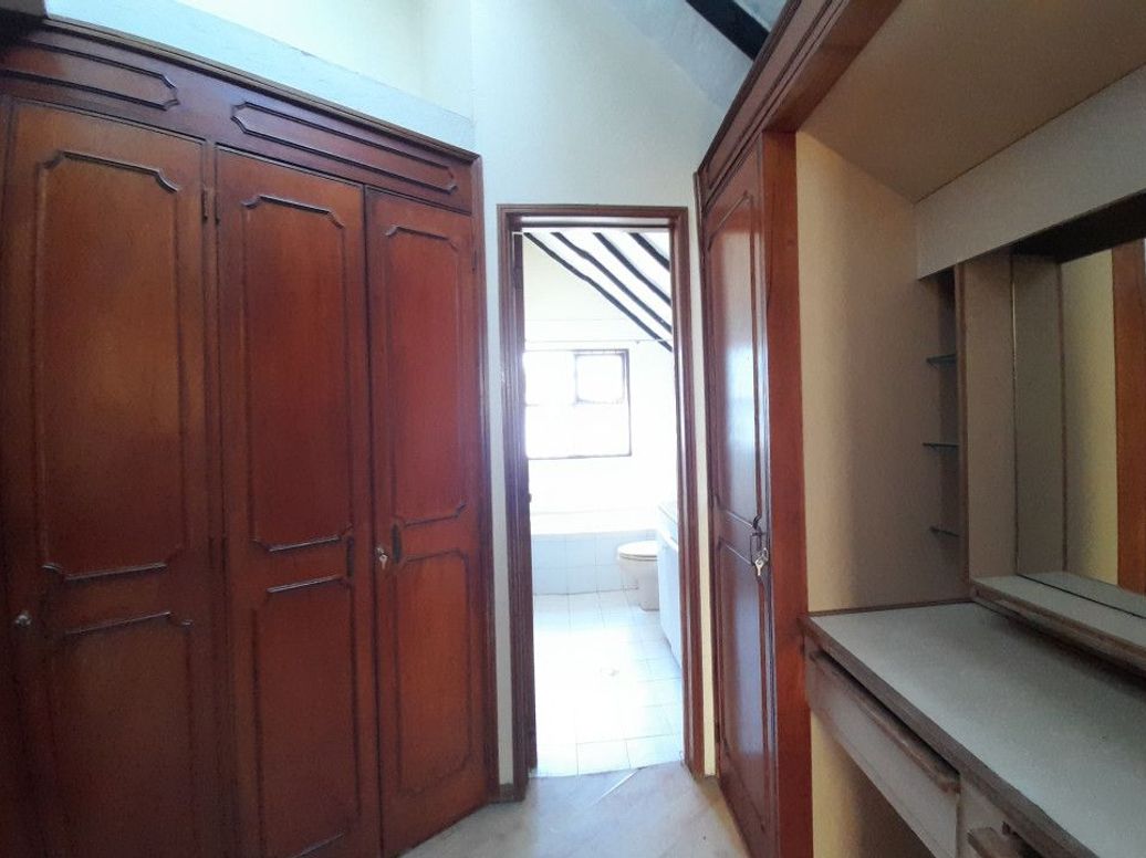Casa de 4 alcobas en venta en Santa Ana Occidental, Bogotá, 191 m² · foto 12 de 20
