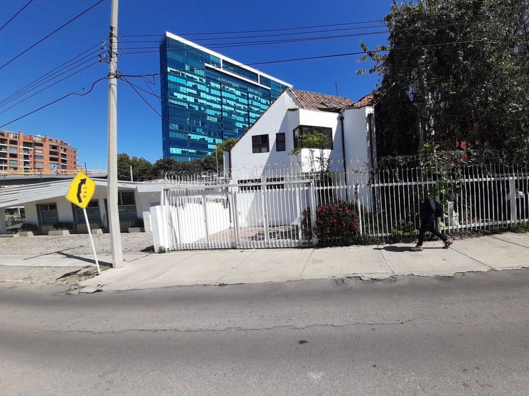 Casa de 4 alcobas en venta en Santa Ana Occidental, Bogotá, 191 m² · foto 3 de 20