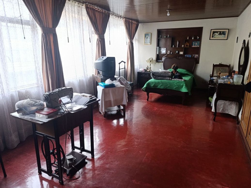Casa de 3 alcobas en venta en Sears, Bogotá, 301 m² · foto 9 de 11