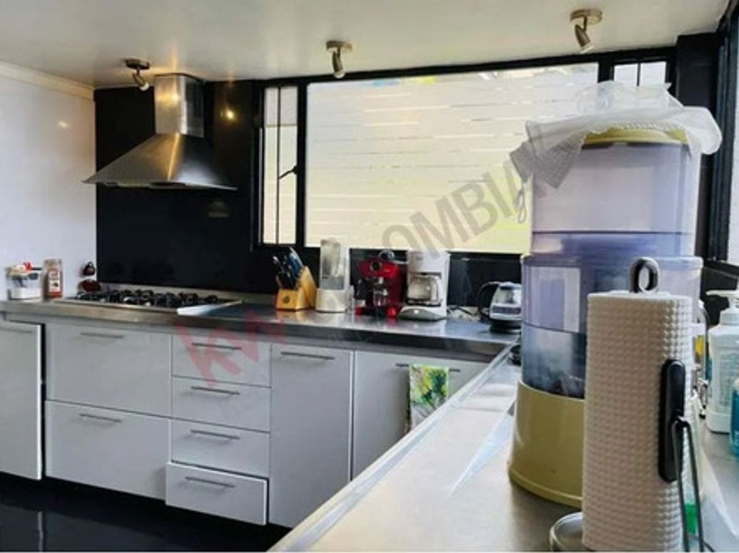 Apartamento de 3 alcobas en arriendo en Bellavista, Bogotá, 262 m² · foto 8 de 12