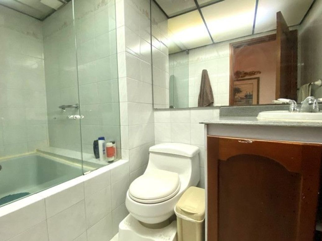Apartamento de 3 alcobas en venta en El Refugio, Bogotá, 172 m² · foto 15 de 20