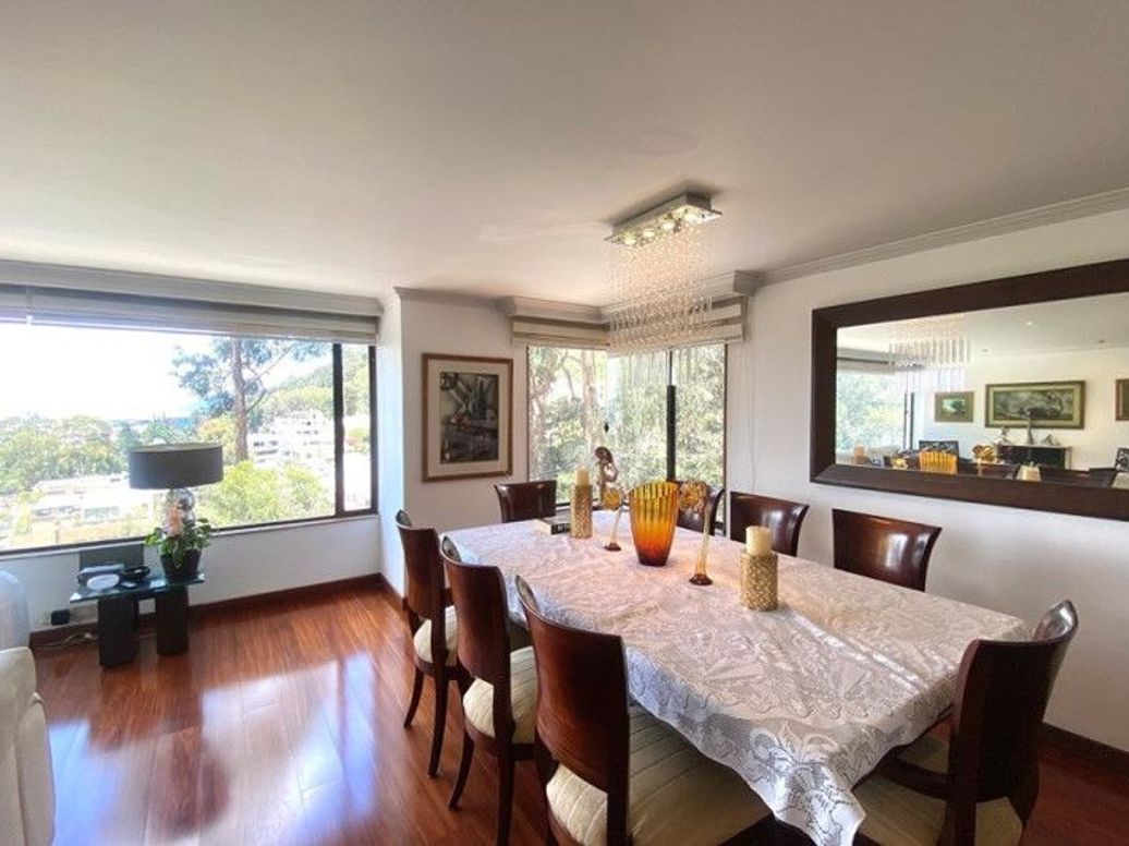 Apartamento de 3 alcobas en venta en El Refugio, Bogotá, 172 m² · foto 5 de 20