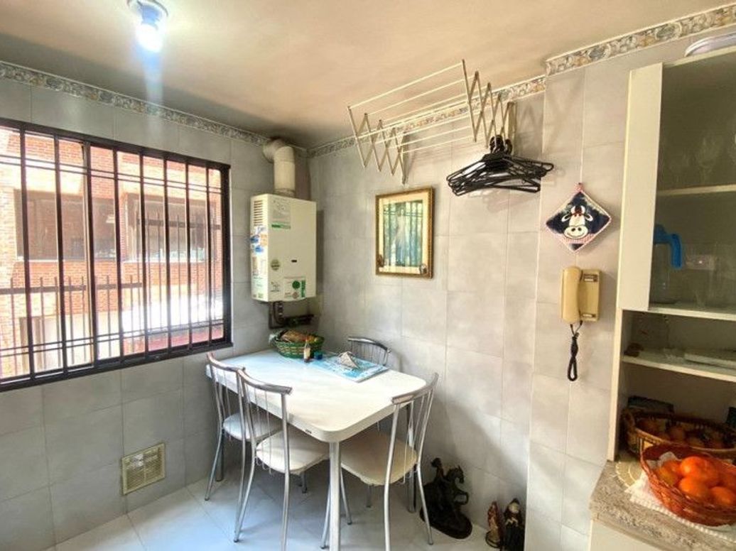 Apartamento de 3 alcobas en venta en El Refugio, Bogotá, 172 m² · foto 14 de 20