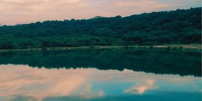 Arriendo de apartamento en Cartagena, barrio Arroz Barato. Ubicado en el piso 3, este inmueble para estrenar ofrece 58.18 m² de área construida. Cuenta con 2 habitaciones y 2 baños, además de 1 parqueadero. El edificio dispone de vigilancia para su seguridad. Canon de arriendo: $2,100,000. Una conveniente opción en Bolívar para quienes buscan un hogar listo para habitar. Para conocerlo, contáctenos por whatsapp, quiero que me contacten o vea nuestros teléfonos.