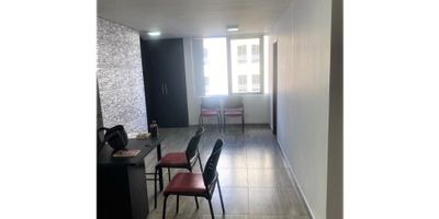 Si quieres empezar tu proyecto siendo el propietario de la oficina esta es perfecta para ti, ubicada en todo el centro de la ciudad. Consta de: un baño, pisos en cerámica, la administración incluye los servicios de agua y luz.

Código inmo: 12961 Manizales, Caldas 
