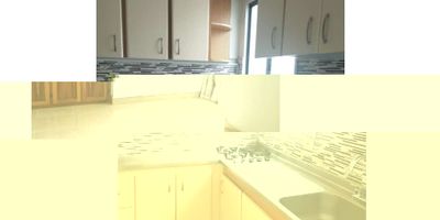 En excelente sector de la ciudad, cerca al centro, a iglesia y avenidas principales tenemos disponible en venta este agradable apartamento. Consta de: tres (3) alcobas con closet, sala comedor, balcón, cocina integral, dos (2) baños, pisos en cerámica y zona de ropas. 


Código inmo: 14201 Manizales, Caldas 
