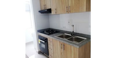 Se vende acogedor apartamento con una hermosa vista e iluminación ubicado en zona residencial.

Consta de:  tres (3) alcobas con closet, sala comedor, cocina integral, dos (2) baños con división en vidrio templado, cuarto útil y zona de ropas.

Código inmo: 12497 Manizales, Caldas
