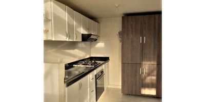 ¿Te imaginas terminar el año siendo el dueño de esta propiedad? Llámanos y hazlo realidad. Consta de: cuatro (4) alcobas, tres (3) closet, sala comedor, estudio, cocina semi-integral, dos (2) baños, pisos en cerámica y patio. 

Código inmo: 12471 Manizales, Caldas 
