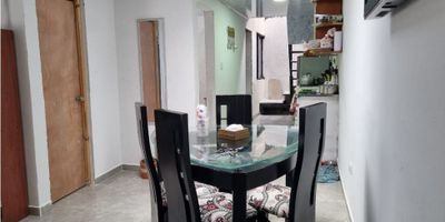 ¿Buscando invertir?

La Fontana Propiedad Raíz tiene para ti esta amplia, cómoda e iluminada casa con renta ubicada en Samaria. La vivienda principal consta de: tres (3) alcobas, sala comedor, cocina sencilla, un (1) baño y zona de ropas.

Renta: dos (2) alcobas, sala comedor, cocina sencilla, un (1) baño y terraza.

Código inmo: 13700 Manizales, Caldas 
