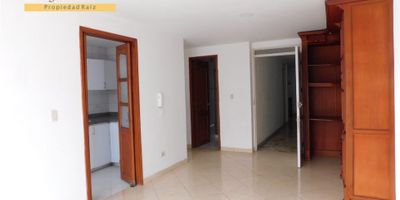 Comodidad y confort encontraras en este hermoso apartamento distribuido en dos (2) alcobas amplias con closet, sala comedor, hall, cocina integral, dos (2) baños, pisos en retal de mármol, cerámica, zona de ropas y garaje.

Cod inmo:  13727, Manizales – Caldas
