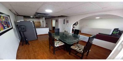 En La Fontana Propiedad Raíz tenemos para ti esta amplia casa con renta ubicada en Villamaría. La vivienda principal consta de: tres (3) alcobas, un (1) closet, sala comedor, cocina semi-integral, dos (2) baños, pisos en cerámica y patio. 

Renta: tres (3) alcobas, sala comedor, cocina sencilla, un (1) baño, pisos en cerámica y zona de ropas. 

Código inmo: 13716 Manizales, Caldas 
