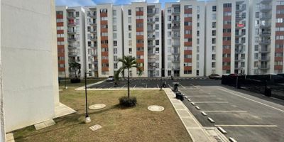 Tu nuevo hogar te espera!

Descubre el espacio perfecto para convertir en tu hogar ideal y vivir cerca de todo lo que necesitas, rodeado de naturaleza: a solo minutos del Centro Comercial Alfaguara, con zonas verdes y parques diseñados para disfrutar en familia, con áreas de juegos para los más pequeños. Este inmueble cuenta con pisos de cerámica que combinan funcionalidad y estilo, además de una maravillosa iluminación natural que realza cada rincón. Es un espacio lleno de posibilidades, listo para que lo adaptes según tus gustos y necesidades. Vive en una ubicación privilegiada con acceso a todo lo esencial y el confort de un hogar que puedes hacer completamente tuyo. Código 8407690.
