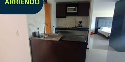 Hermoso loft amoblado para alquilar en Rionegro, una de las ciudades con mayor crecimiento y desarrollo en Antioquia, ubicado en una zona tranquila y residencial, este inmueble cuenta con todas las comodidades para hacer de tu vida un verdadero paraíso, esta propiedad te ofrece un amplio espacio para que puedas disfrutar cómodamente, podrás tener un espacio perfecto para hacer de este lugar tu hogar ideal.

La propiedad cuenta con 1 alcoba, 2 baños completos, lo que te brinda la privacidad y comodidad que necesitas en un hogar, el inmueble cuenta con 1 garaje, que te permitirá tener tu vehículo siempre cerca de casa. En su interior, este apartamento cuenta con una hermosa cocina equipada con lo necesario que te permitirá preparar tus comidas favoritas, sala comedor y zona de ropas.
 

¡No pierdas la oportunidad de hacer de este inmueble tu nuevo hogar!

Contáctanos ahora para conocer más detalles y agendar una visita.

¡Te esperamos! 

CONGENIA INMOBILIARIA?
Administradores de sueños?
