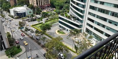 ¡Este es el lugar donde tus sueños se hacen realidad! Imagina despertar cada día en un espacio moderno, luminoso y perfectamente diseñado para ti. Con un área total de 170m2 este espectacular apartamento de 3 habitaciones y 3 baños, es idea para lo que estás buscando. Adicional, cuenta con 2 parqueaderos y cuarto útil. De la unidad podrás disfrutar de los diferentes espacios que ofrece como sus zonas verdes, zona infantil, sauna, salón social, etc. 
