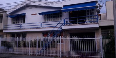 Casa comercial, amplia, con 12 metros de terraza

Esta casa cuenta con 6 Alcobas, 7 baños, 3 salas, con patio y garaje. Excelente casa para inversion.

CODIGO WASI 1018856
