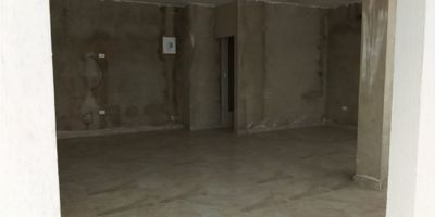 SE ARRIENDA LOCAL 

Cuenta con un Area de 150 mt2, 1 Baño, Cerca de Canchas Deportivas, Colegios/Universidad, Hospital, Centros Comerciales, Super Mercados, Transporte Publico, Area Urbana. 

Valor arriendo mas IVA 
