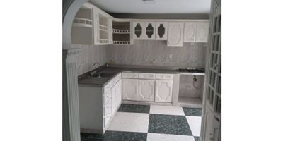 Pie de la Popa - Cartagena

3 pisos

Hermosa casa de 4 alcobas y 3 baños,  2 salas comedor, cocina semi integral, 1 piso con terraza afuera y patio adentro, 1 cuarto de servicio con su respectivo baño.

El 2 piso cuenta con 3 alcobas, 1 con vestier y 1 baño incluido, cada alcoba con su baño. Cuenta con un espacio para Biblioteca.

El 3 piso, terraza grande con otra alcoba, y baño con bañera.

Tiene su garaje, portería, terraza, casa en excelentes condiciones.

6927295.
