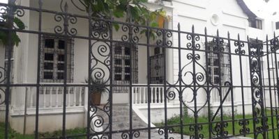 Casa de uso Comercial con Zona de Parqueadero ideal para Ips, Oficina, Buen espacio de Patio, Terraza, Tanque de Agua de 1mil litros, 

Cerca de Cerca de zonas Comerciales, Transporte publico Cercano, Canchas Deportivas.

CODIGO WASI 1572347
