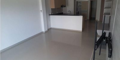 Se vende apartamento con excelente ubicación 

Apartamento  cuenta  3 alcobas, 2 baños, estudio, el edificio cuenta con 2 ascensores, piscina para adultos y niños, lobby a doble altura, zona social y de juegos, planta eléctrica para zonas comunes, cerca de colegios,  transporte cercano, zona industrial, zona residencial y muy cercano al centro de la ciudad.

Codigo wasi: 5622453.
